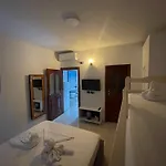D,I,A\'S Rooms